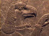 Ассірійський орлиноголовий дух-захисник 865-860 рр. до н.е. Німруд, храм Німури.